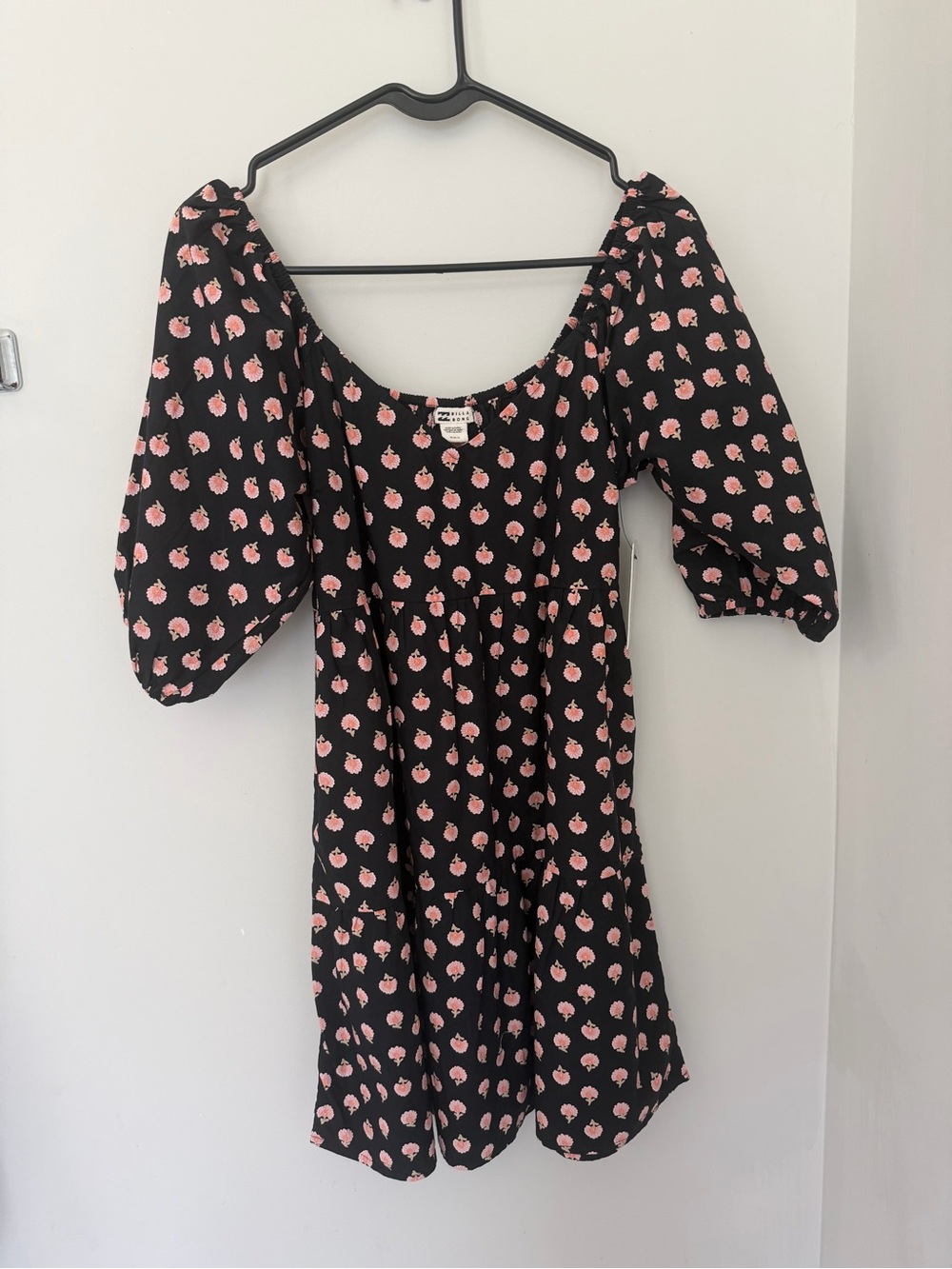 Billabong BREEZY PALMS Black Mini Print dress and Puff Sleeves